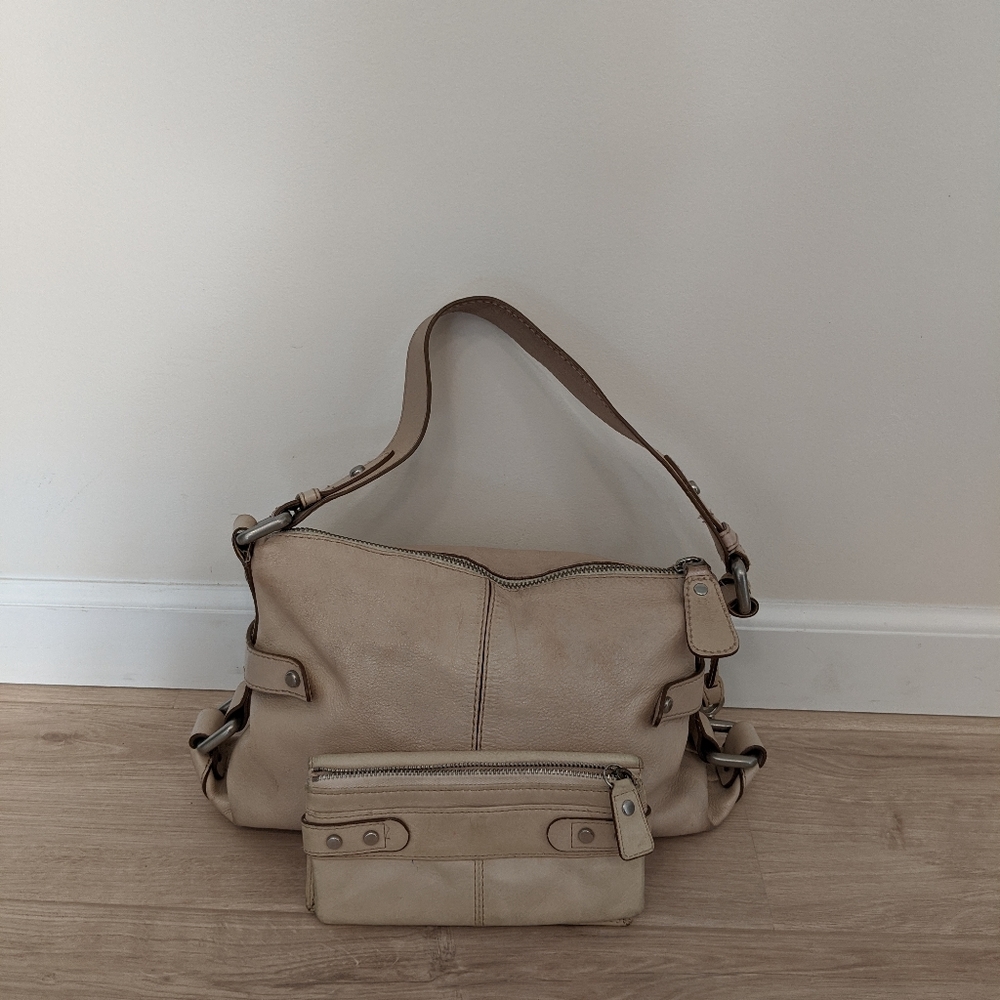 Leather Fossil Purse & Wallet